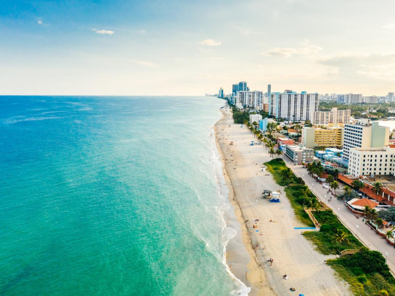 vacation-condos-florida-beach-walkable-vibe